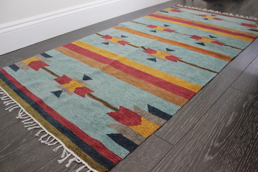 How To Flatten A Rug Best Tips And, How To Get A New Rolled Up Rug Lay Flat